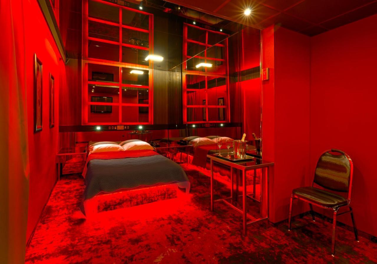 Alfa Hotel Skaramangás Esterno foto