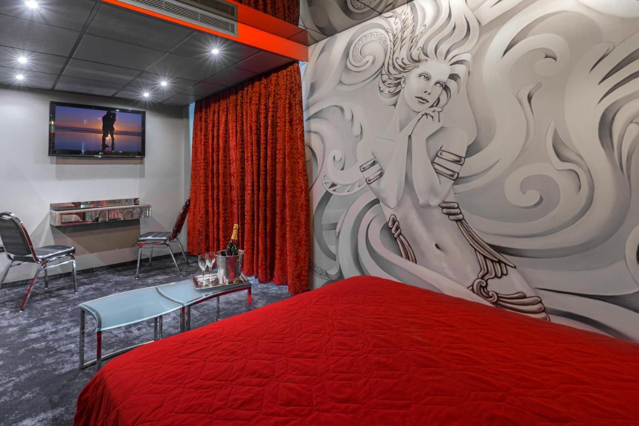 Alfa Hotel Skaramangás Esterno foto