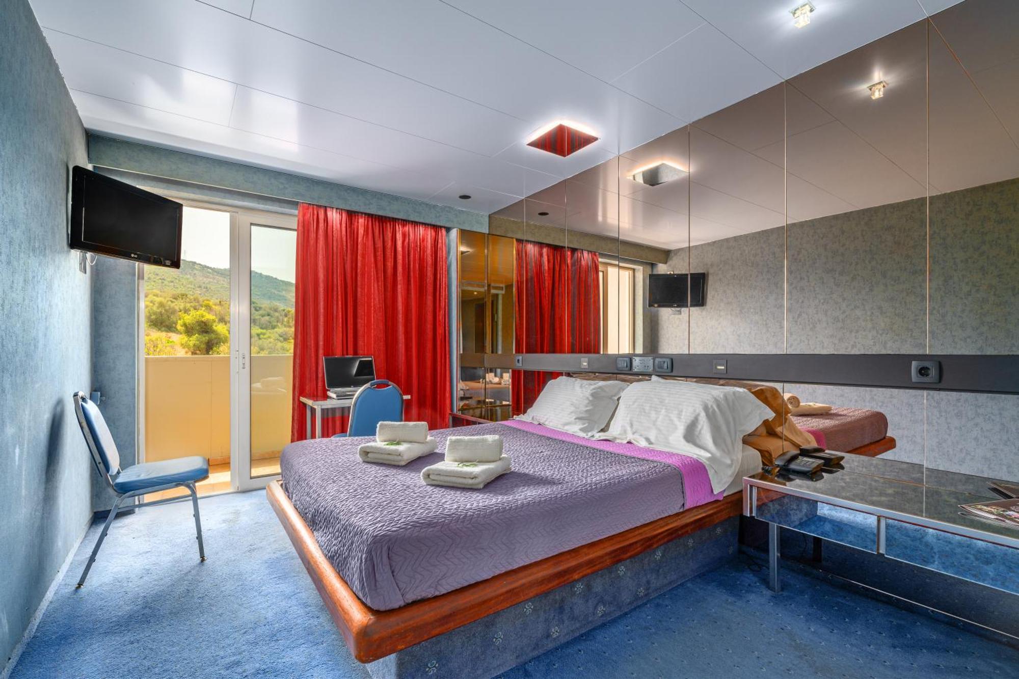 Alfa Hotel Skaramangás Esterno foto