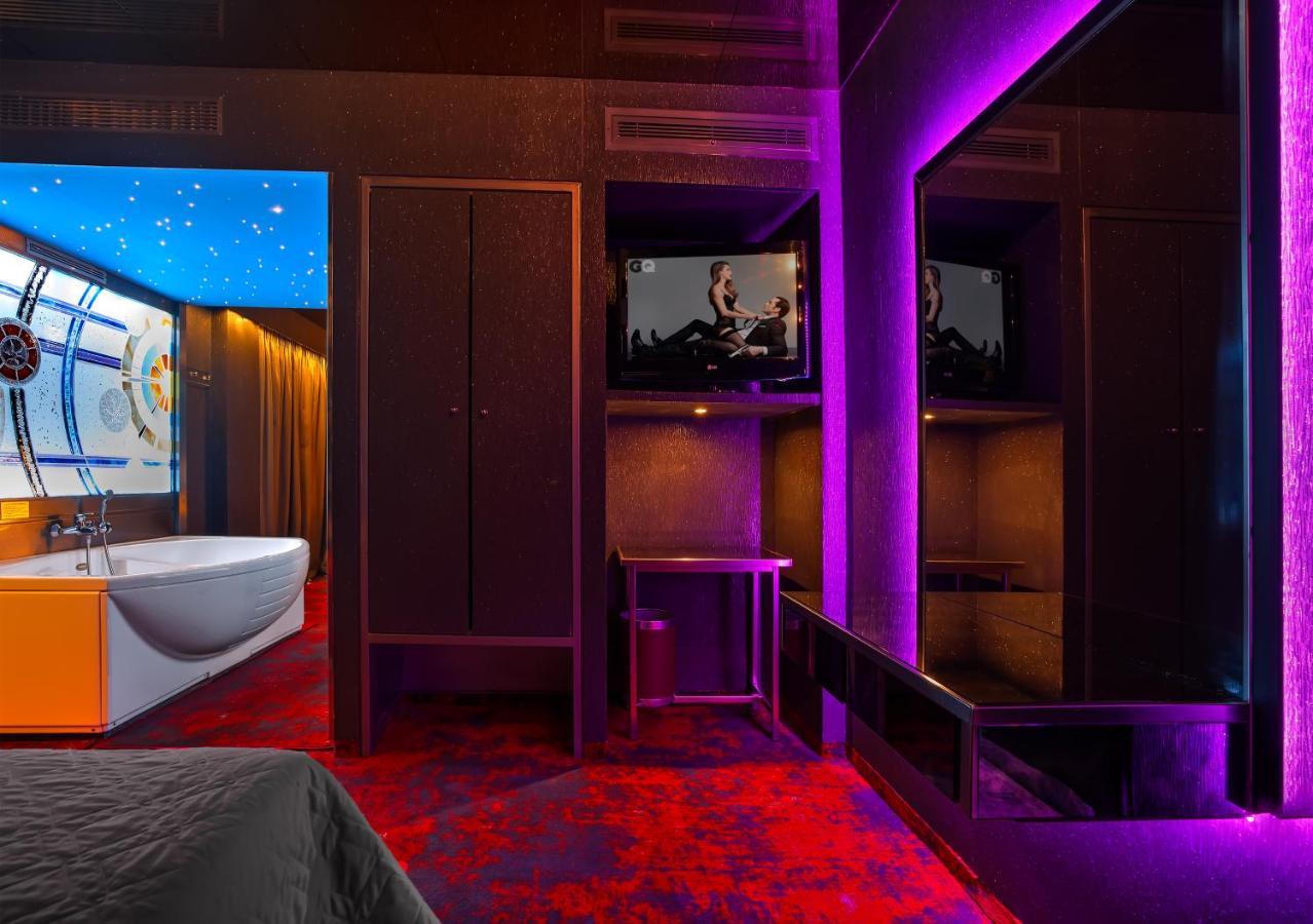 Alfa Hotel Skaramangás Esterno foto