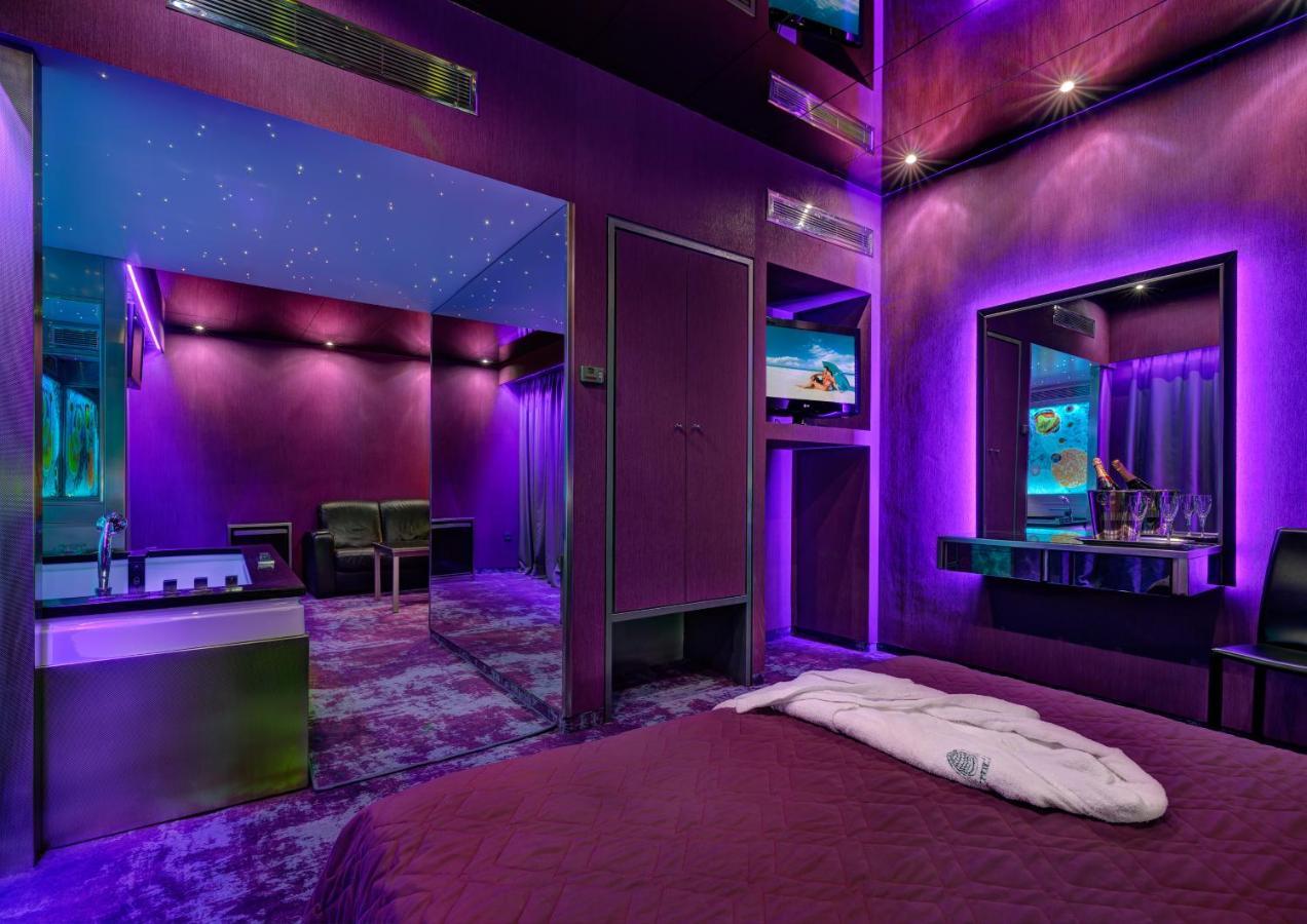 Alfa Hotel Skaramangás Esterno foto